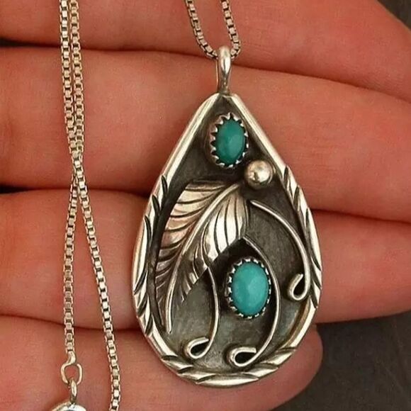 Jewelry - A155 NEW SILVER PLATED VINTAGE LEAF TURQUOISE NECKLACE